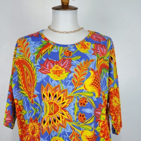 LuLaRoe Bright Colorful Bold Floral Paisley Irma Top NEW NWT Size XXS - Picture 2 of 9